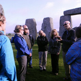 travel with english to stonehenge